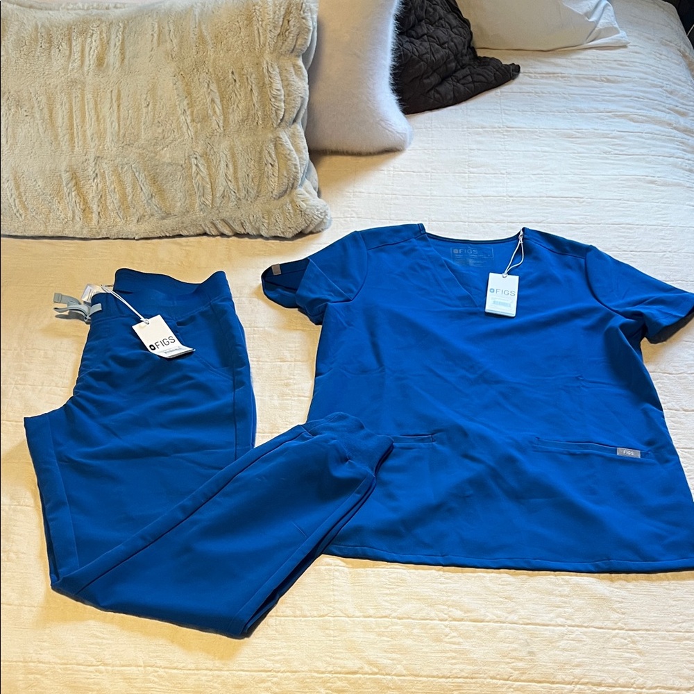 Figs Vibrant Blue Scrub Set
